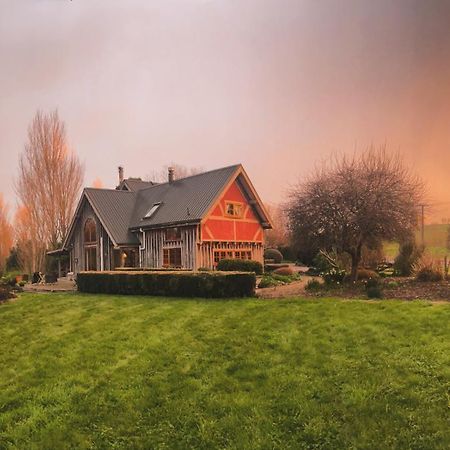 Walton Streamside Country Manor Bed & Breakfast エクステリア 写真