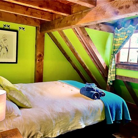 Walton Streamside Country Manor Bed & Breakfast エクステリア 写真
