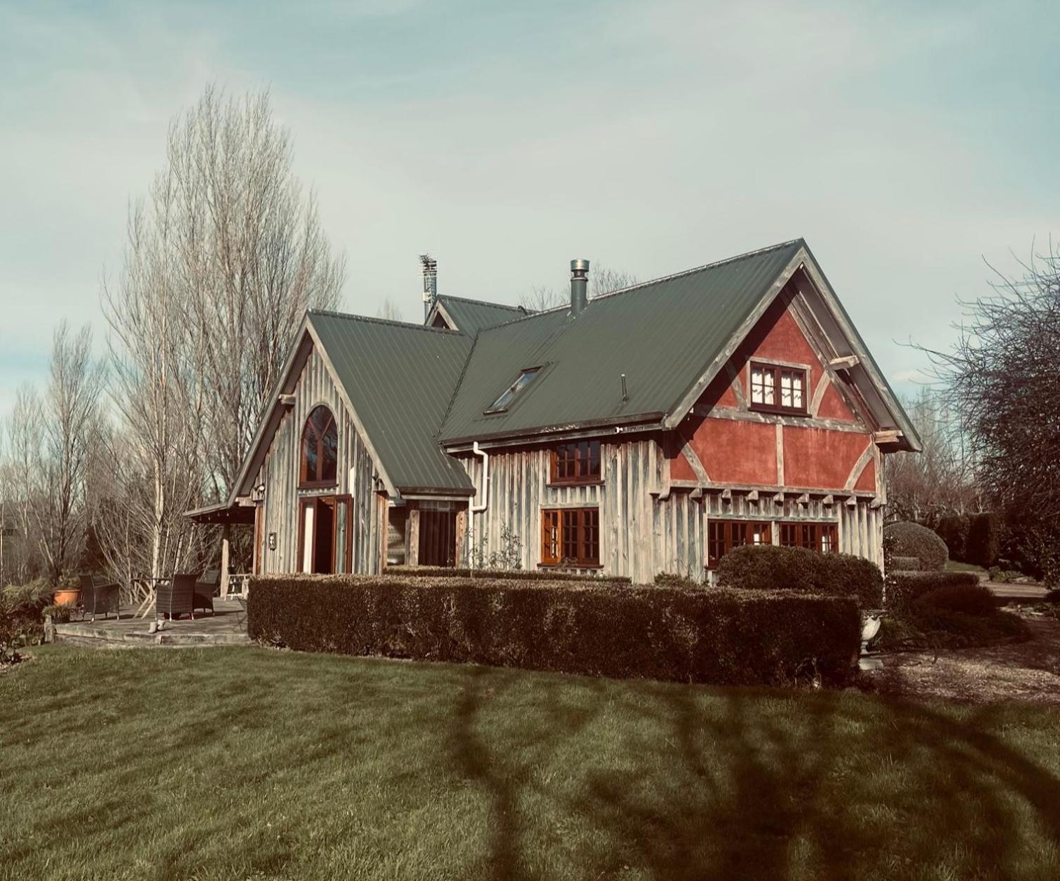 Walton Streamside Country Manor Bed & Breakfast エクステリア 写真
