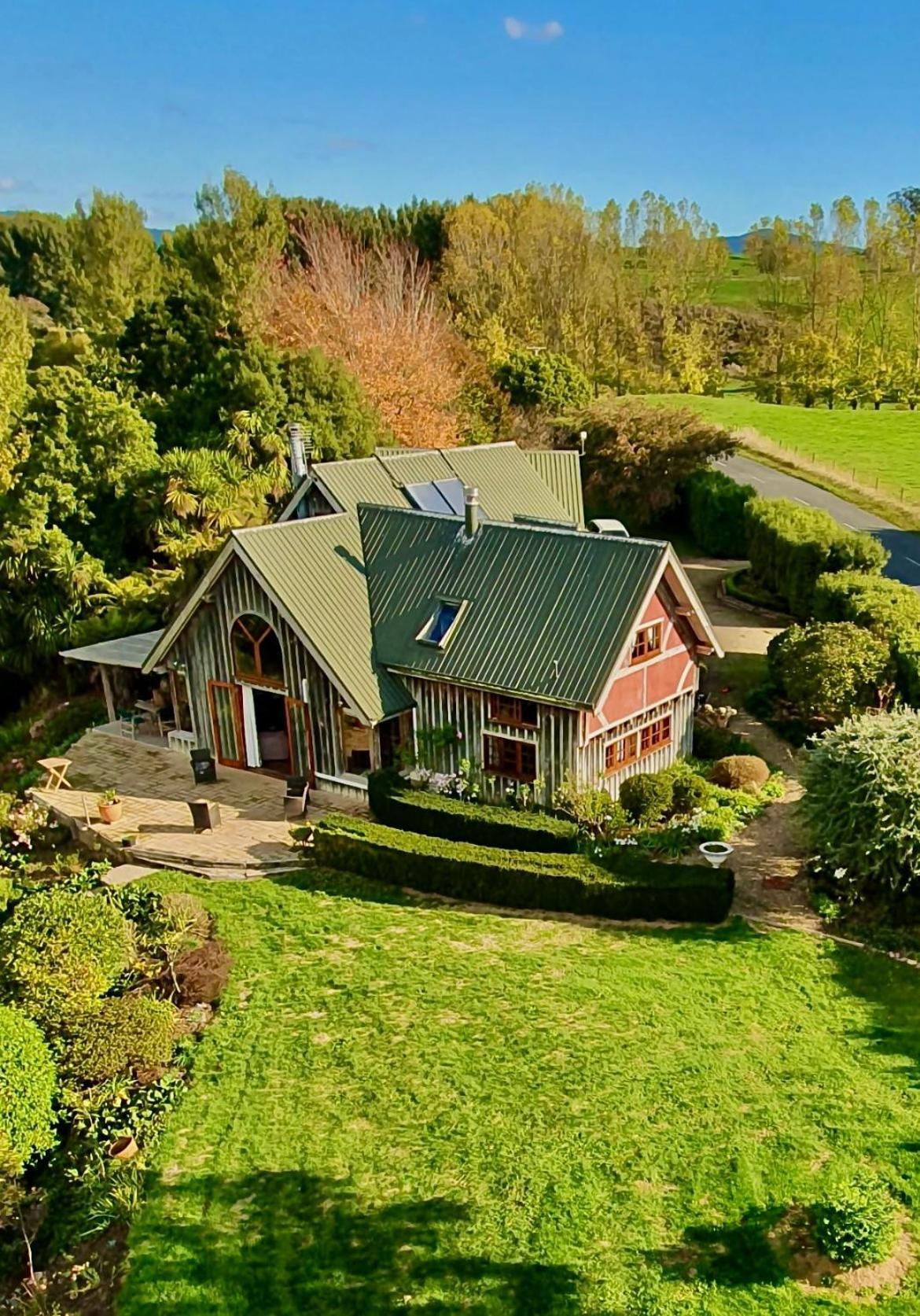 Walton Streamside Country Manor Bed & Breakfast エクステリア 写真