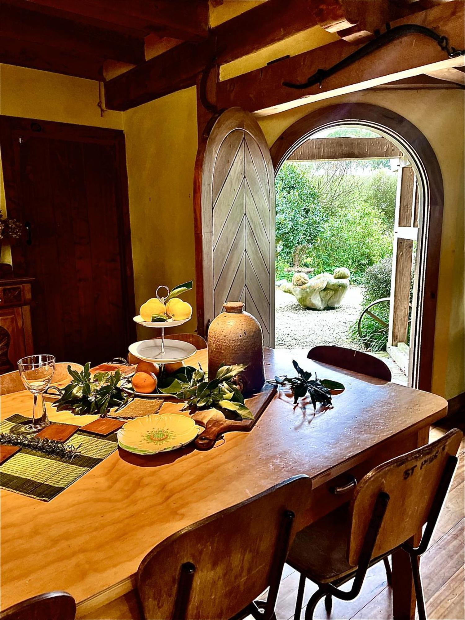 Walton Streamside Country Manor Bed & Breakfast エクステリア 写真